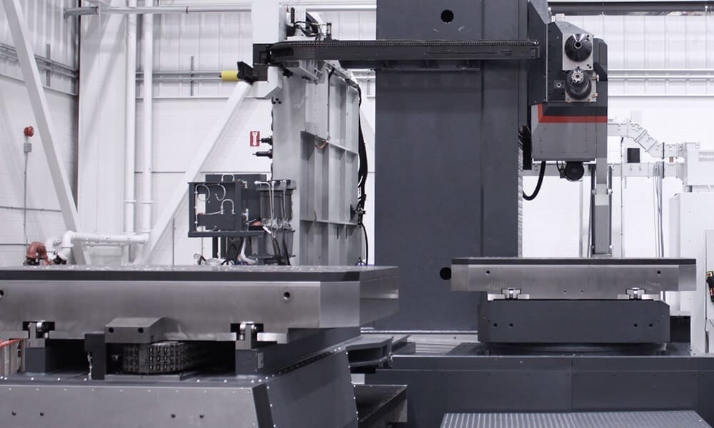 pallet handling for mold machines